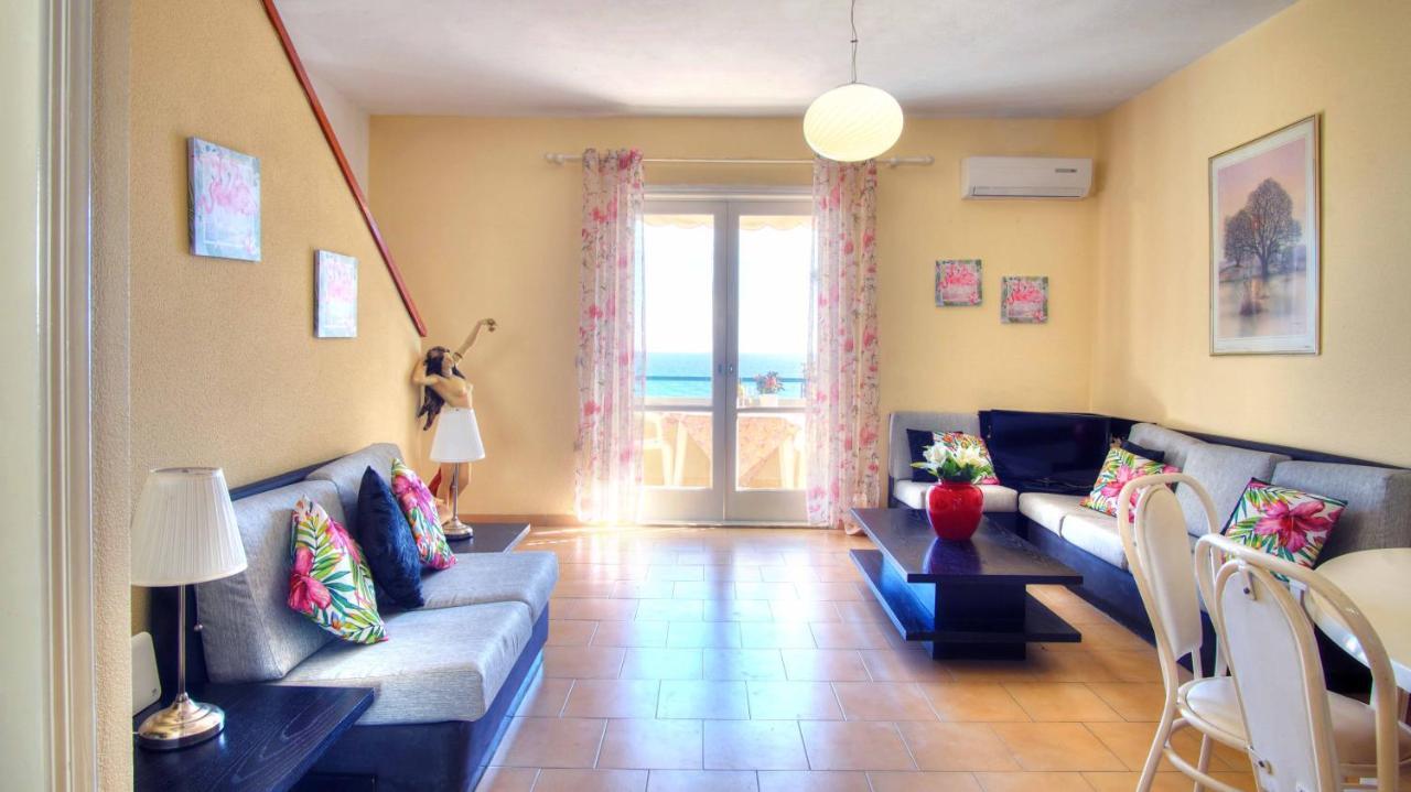 Sea View Maisonette Glyfada Beach المظهر الخارجي الصورة